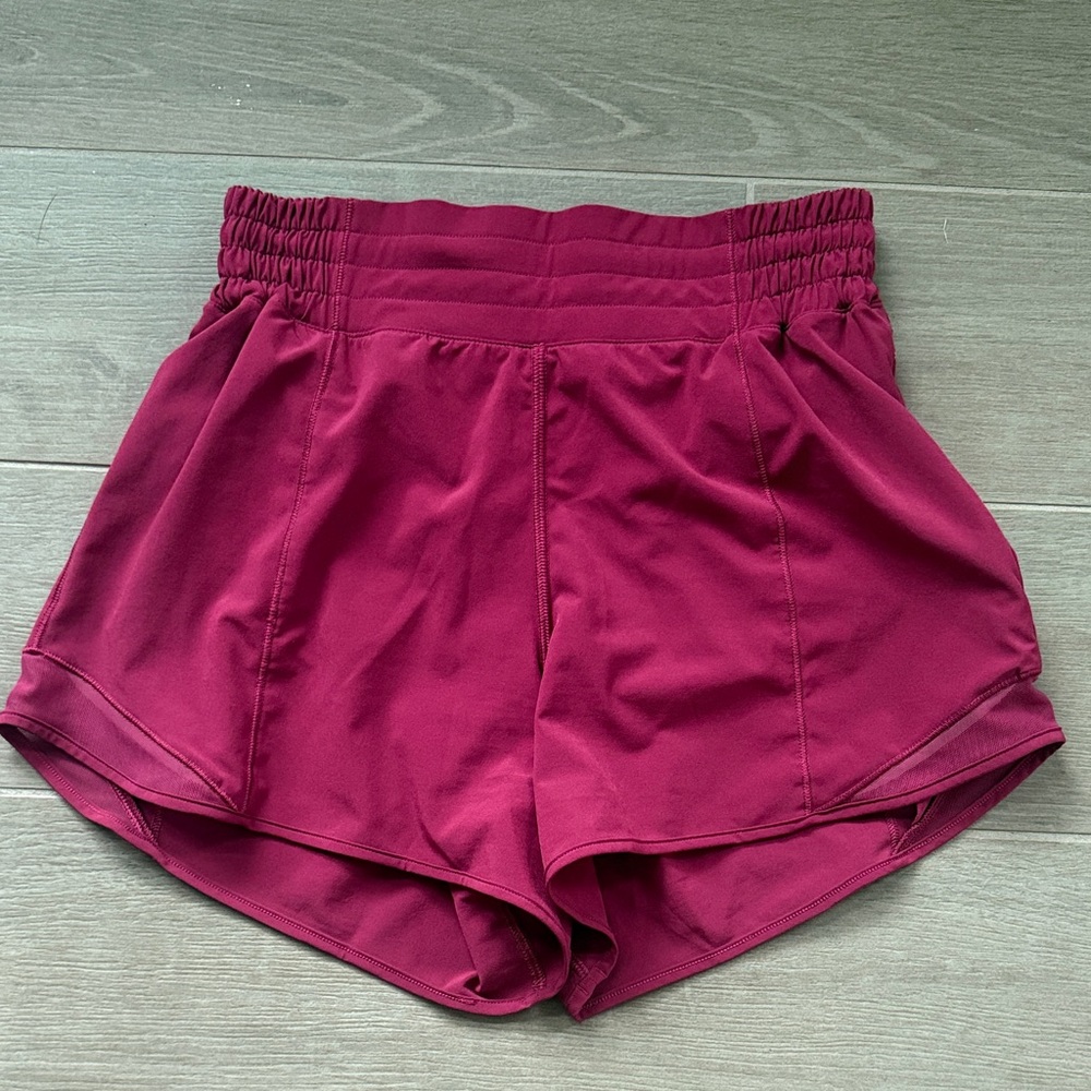 Lululemon Hotty Hot High Rise 4” Short- Pomegranate - size 4